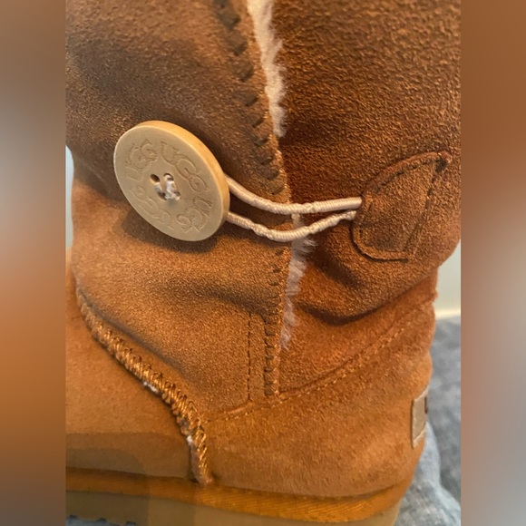 Ugg Boots - Size 39 - Picture 3 of 10